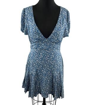 POLLY Blue Ditsy Floral Crepe Plunge V-Neck Mini Dress Pleated Short Sleeve 10
